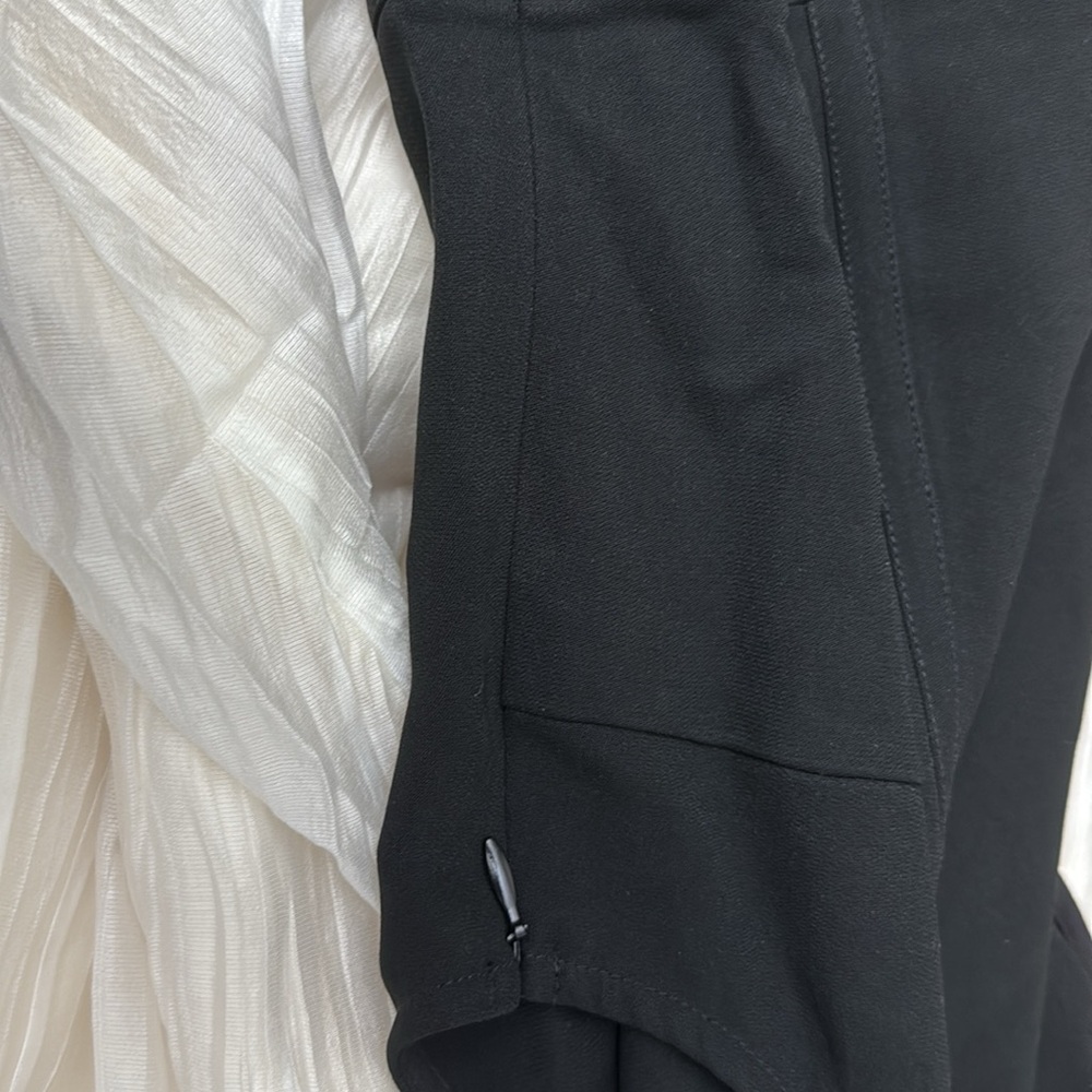 NWOT Reformation Cyra Dress In Black, brand new without tags never worn size 4 - Picture 10 of 12